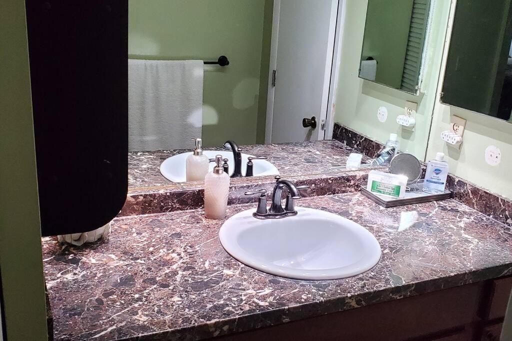 Fully Furnished, Beautiful, Spacious Two Bedroom Condo Lauderhill Exteriér fotografie