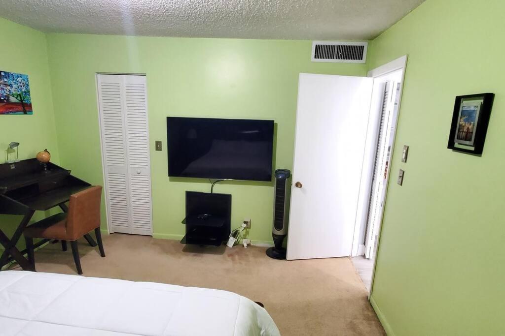 Fully Furnished, Beautiful, Spacious Two Bedroom Condo Lauderhill Exteriér fotografie